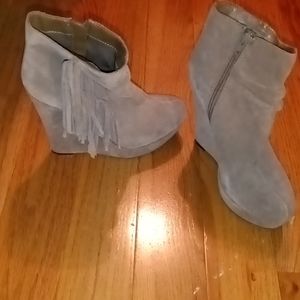 Women's size 7 Fringe wedge boots